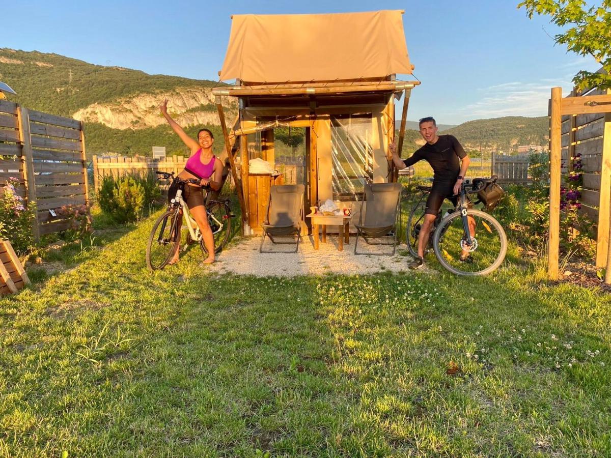 Virignin Les Lodges De La Viarhona - Tentes Lodges מראה חיצוני תמונה